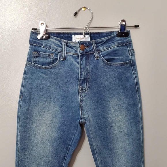 BAMBOO Cross Embroidered Blue Flare Jeans Size 00 - Picture 3 of 9